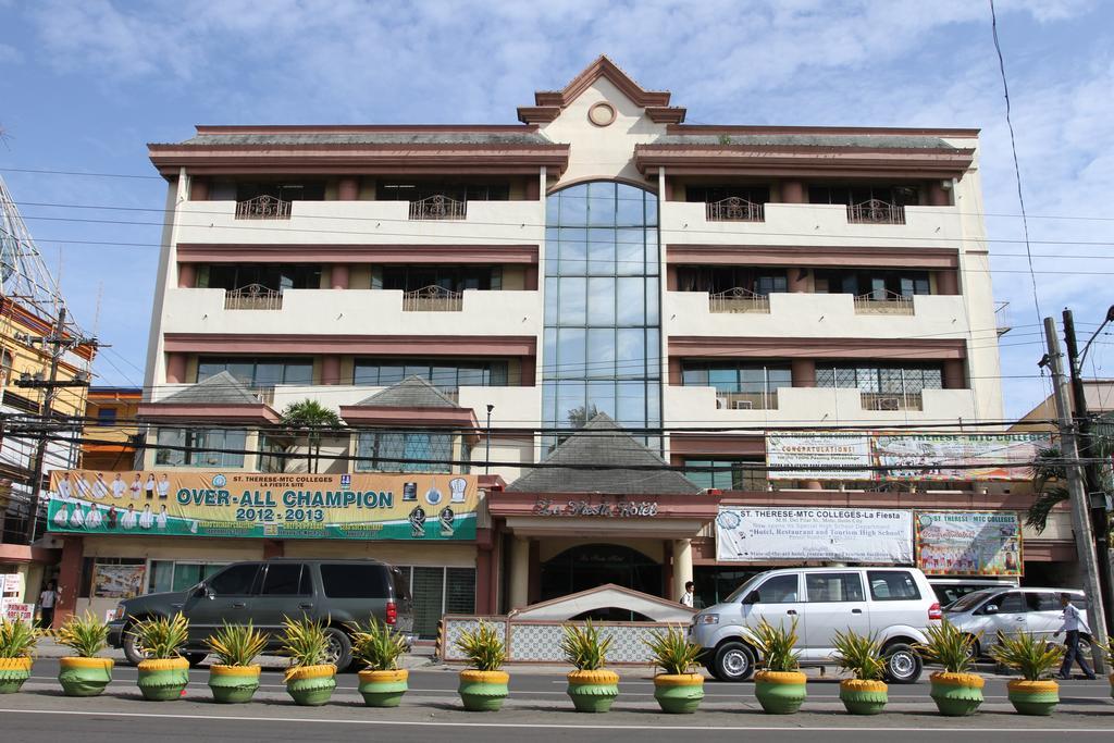 La Fiesta Hotel Iloilo City Exteriér fotografie