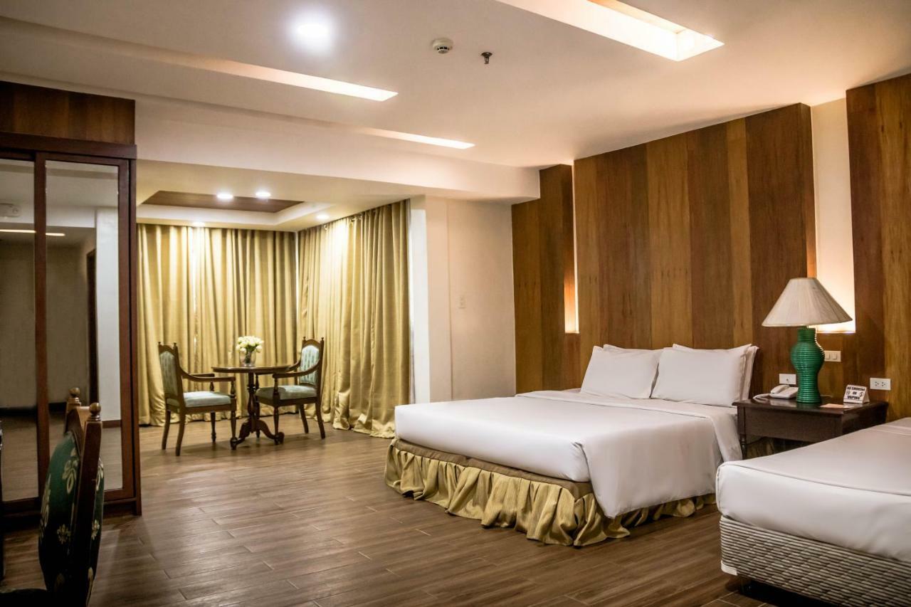La Fiesta Hotel Iloilo City Exteriér fotografie
